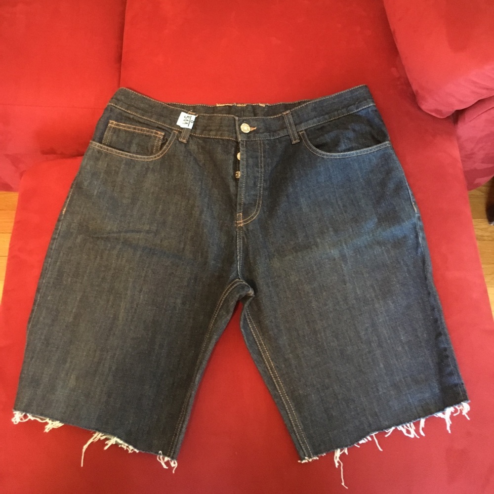 Gucci denim shorts. Size 54 (36 waist). Slim fit. Authentic. Worn once.
